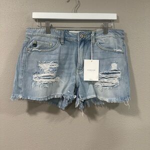 NWT Kancan Distressed Short Mid Rise
